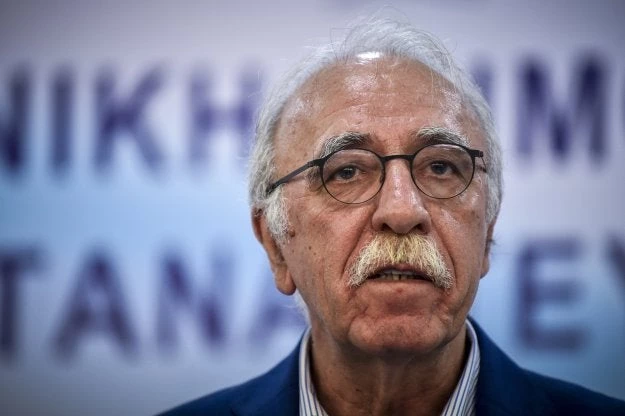 Πνίγουν όλη την χώρα με μετανάστες: Νέα κέντρα φιλοξενίας στην ηπειρωτική Ελλάδα προανήγγειλε ο Δ. Βίτσας